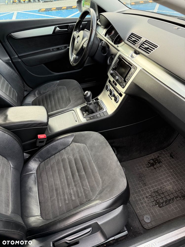 Volkswagen Passat 2.0 TDI Highline - 19