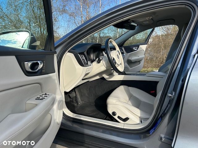 Volvo V60 D4 AWD - 9
