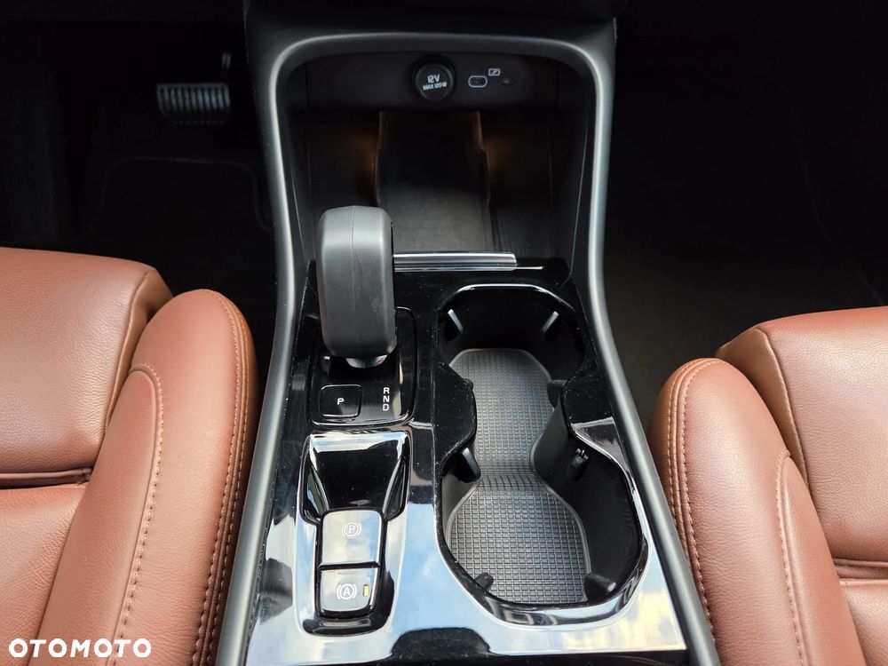 Volvo XC 40 B3 B DKG Plus Black Edition - 35