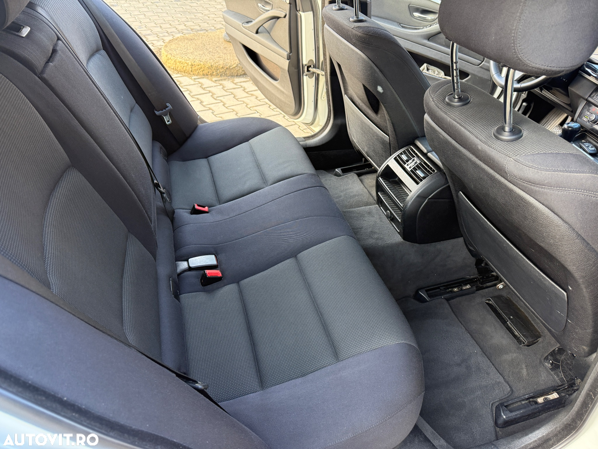 BMW Seria 5 520d Touring Luxury Line - 12