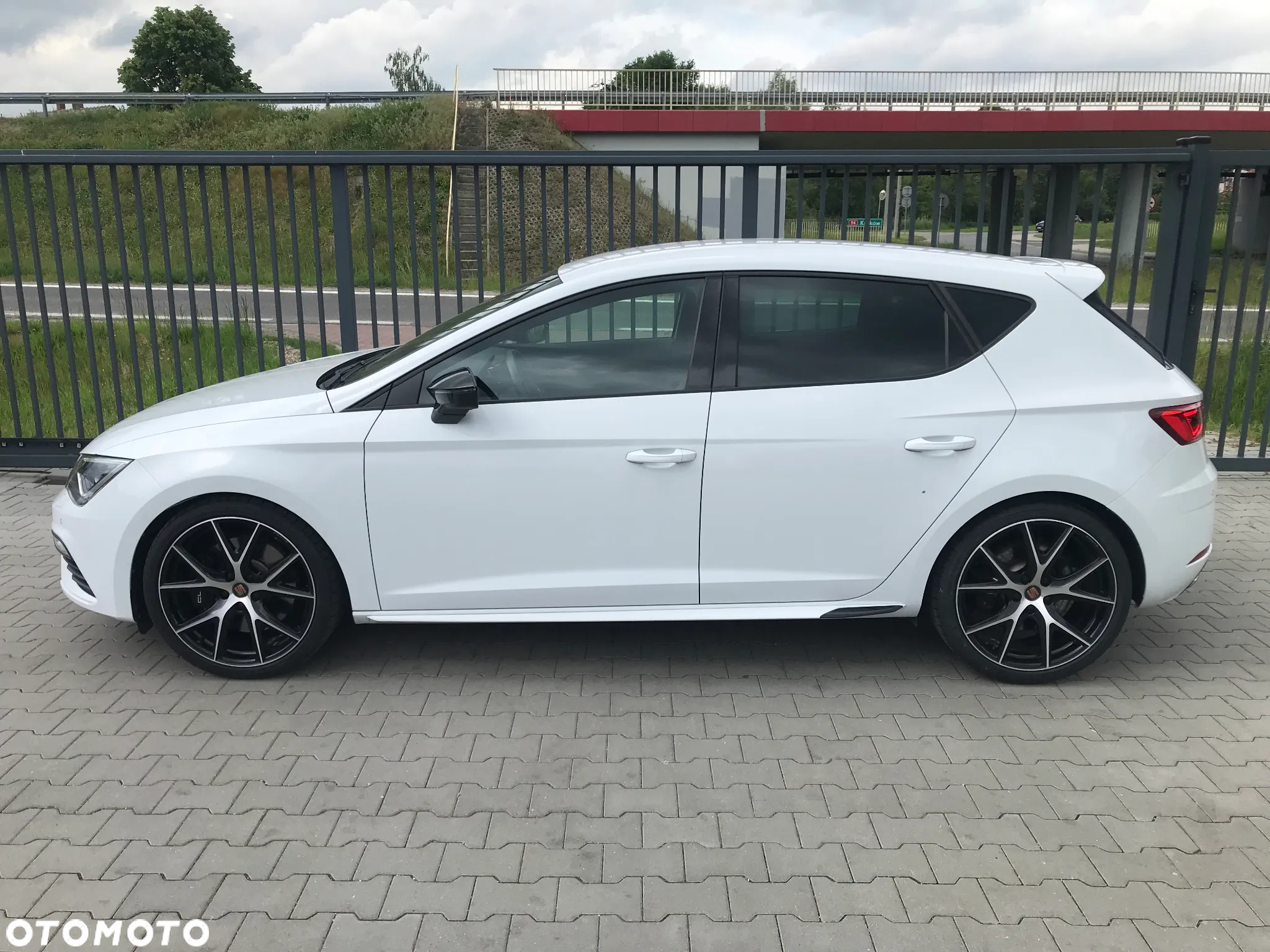 Seat Leon 2.0 TSI Cupra S&S DSG - 2