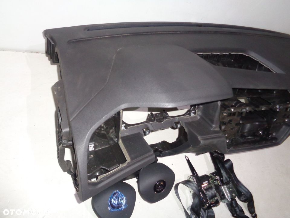 VOLKSWAGEN TOURAN 5T VW DESKA AIRBAG PASY KOMPLET - 2