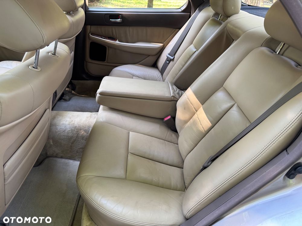 Lexus LS - 15