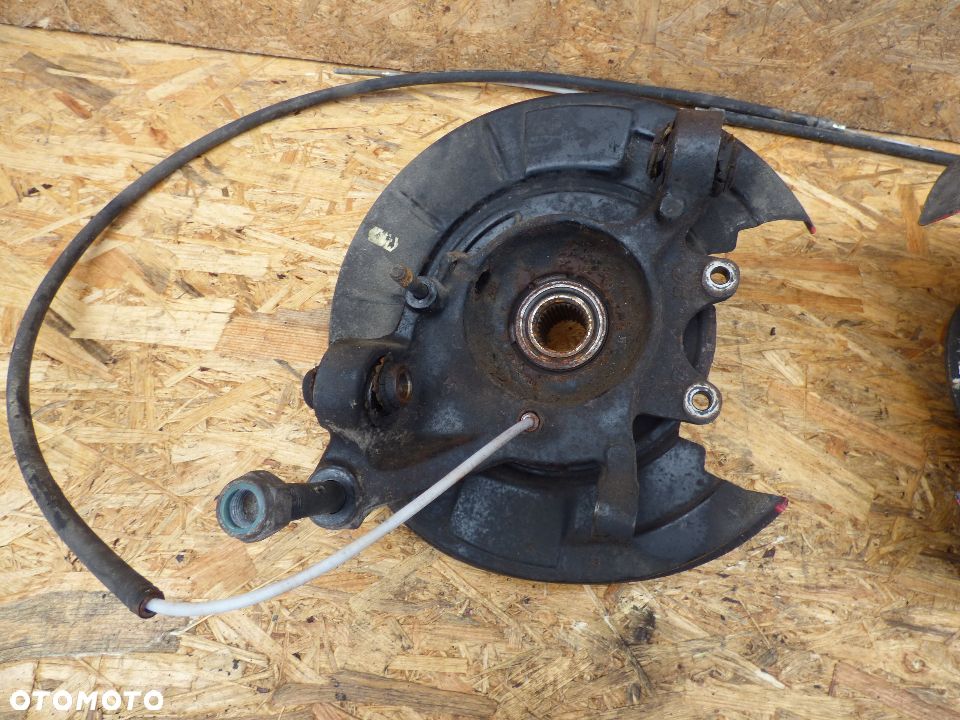 BMW E31 850I 840I ZWROTNICA  PIASTA TYŁ PRAWA LEWA - 7