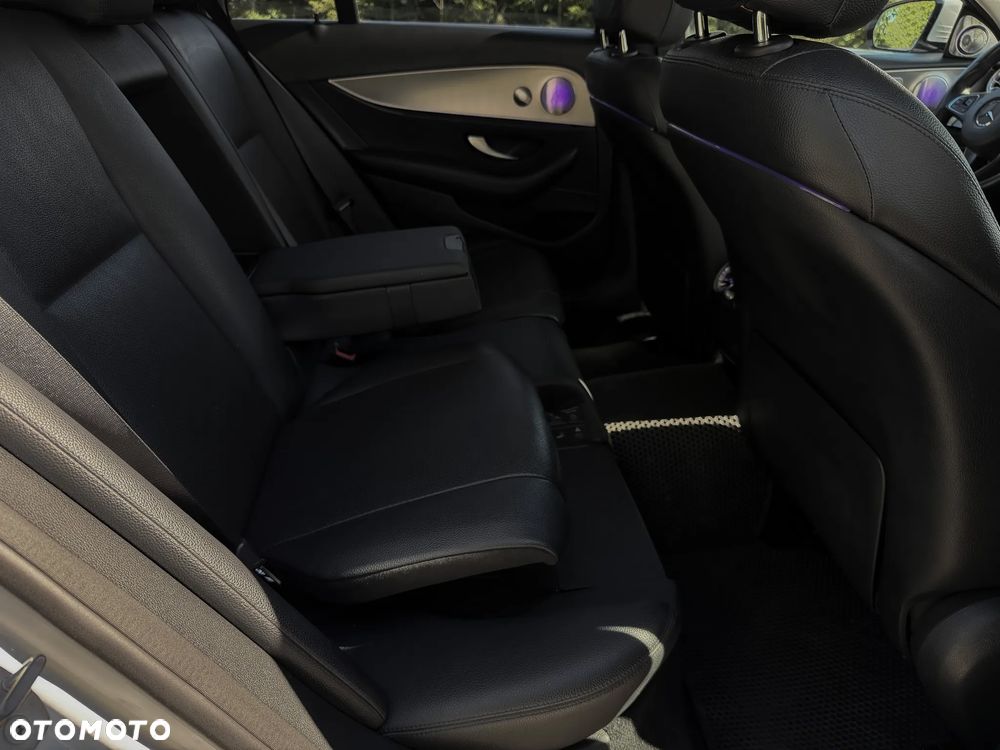 Mercedes-Benz Klasa E 220 d 9G-TRONIC - 21