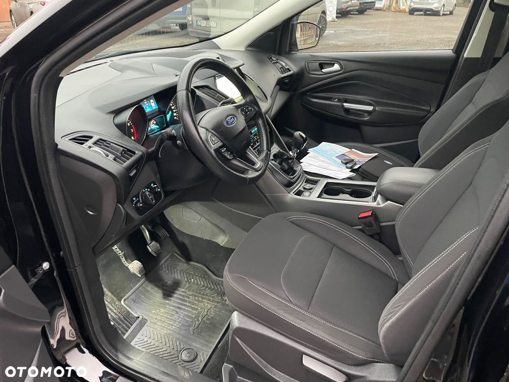 Ford Kuga 1.5 EcoBoost 2x4 Titanium - 25