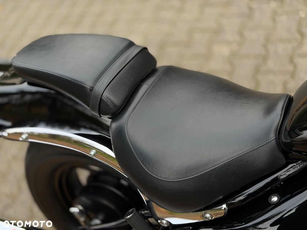 Suzuki Intruder - 17