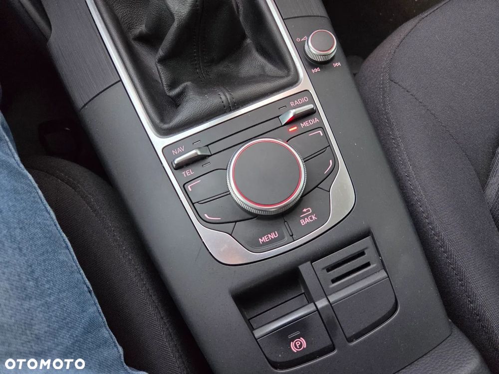 Audi A3 Sportback 2.0 TDI (clean diesel) Attraction - 25