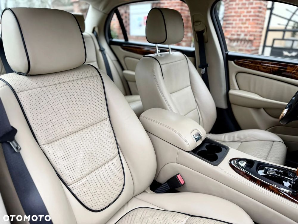 Jaguar XJ XJ8 4.2 Executive - 7