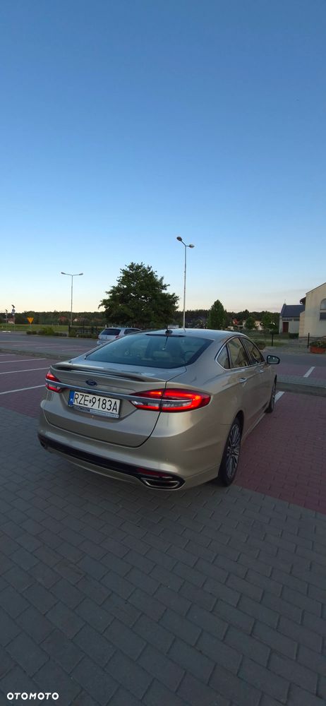 Ford Fusion - 4