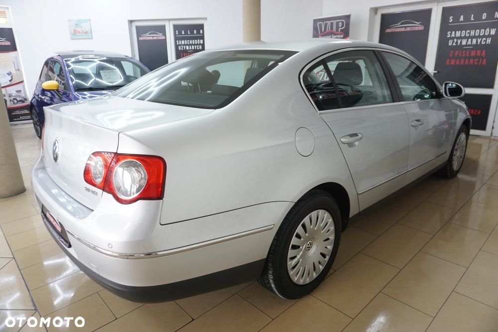 Volkswagen Passat 2.0 TDI Comfortline - 9