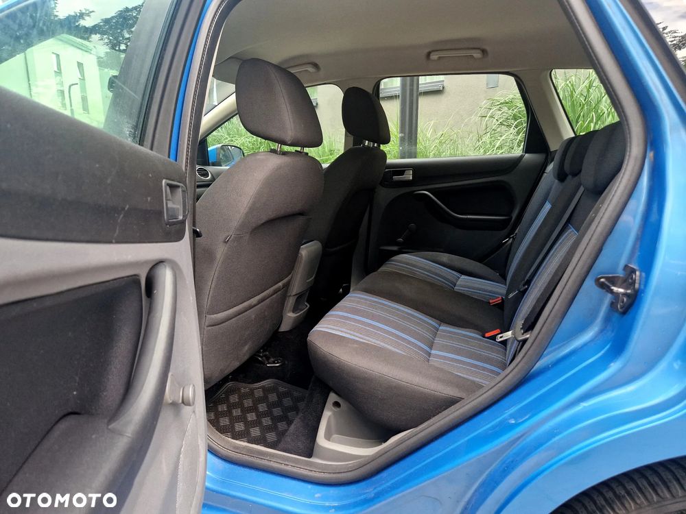Ford Focus 1.6 Ti-VCT Style+ - 6