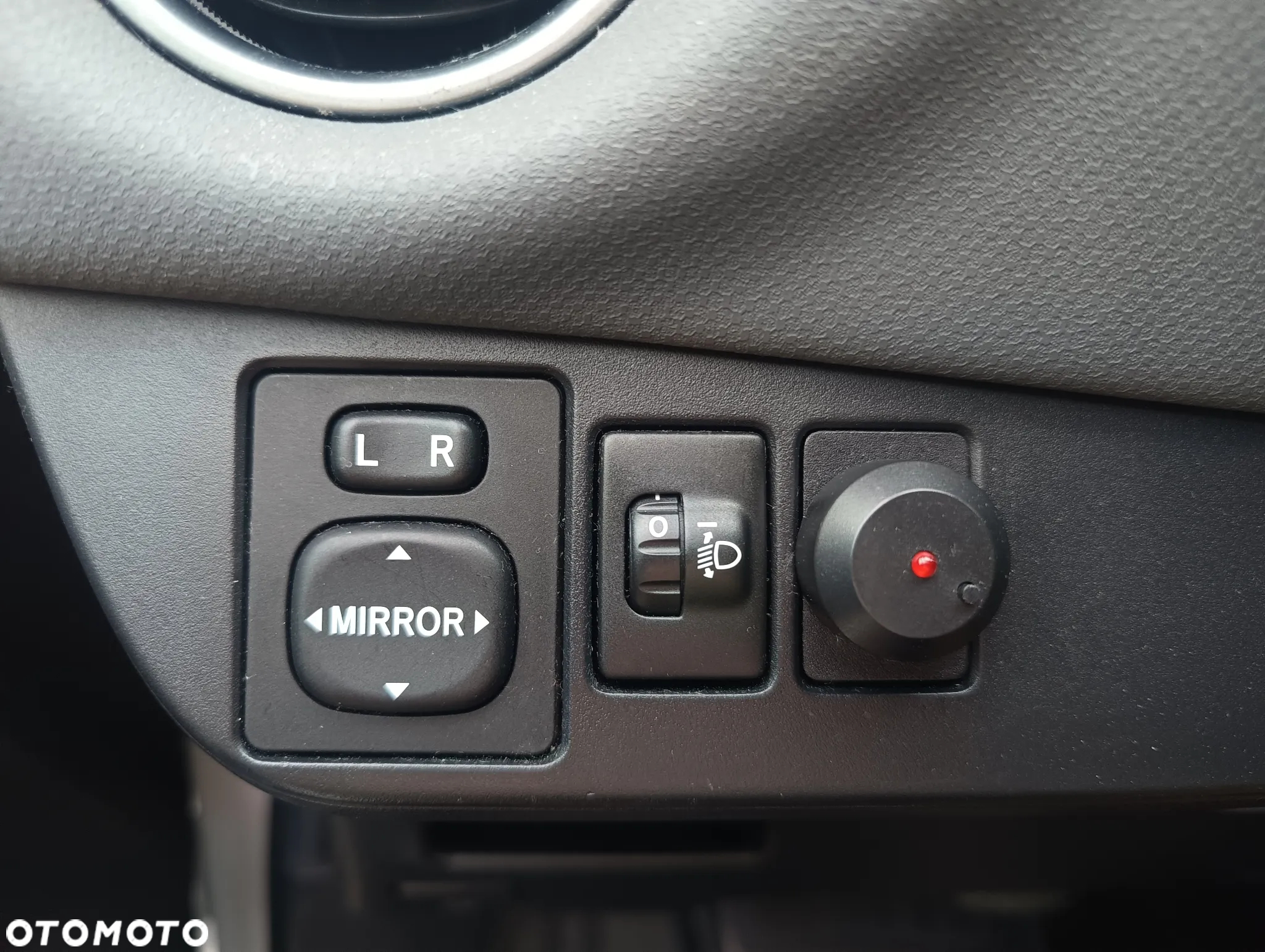 Toyota Yaris Hybrid 100 Premium - 30
