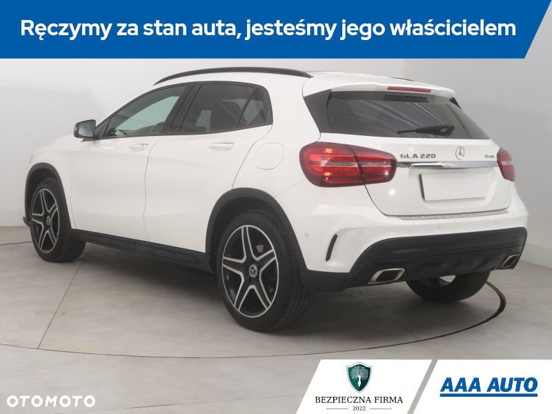 Mercedes-Benz GLA - 6