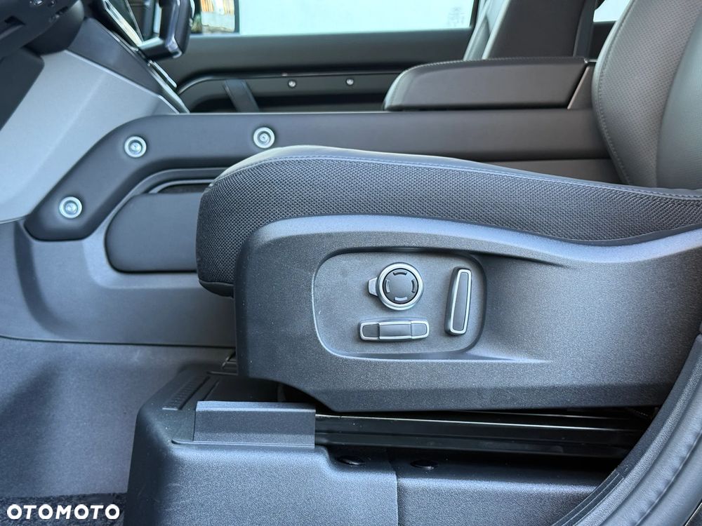 Land Rover Defender 130 D350 X-Dynamic HSE - 19