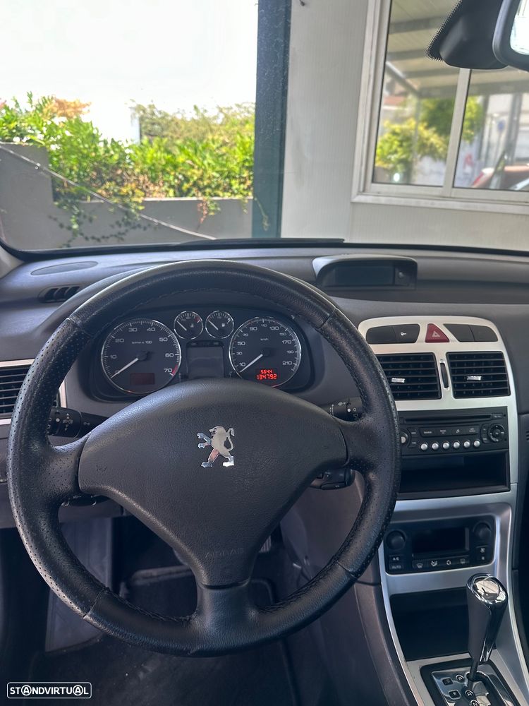 Peugeot 307 1.6 Executive Auto. - 24