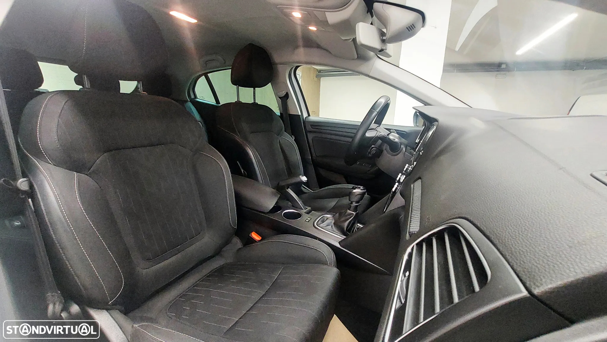 Renault Mégane 1.5 Blue dCi Limited - 9