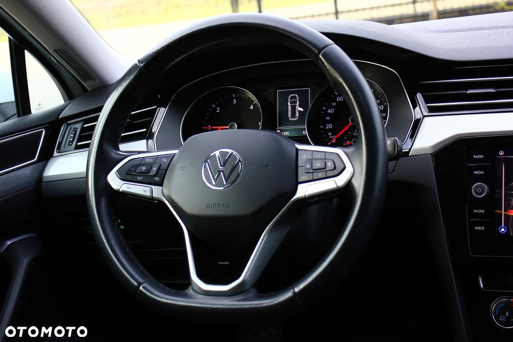 Volkswagen Passat 2.0 TDI SCR DSG Business - 37