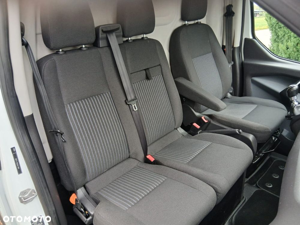 Ford TRANSIT CUSTOM - 28