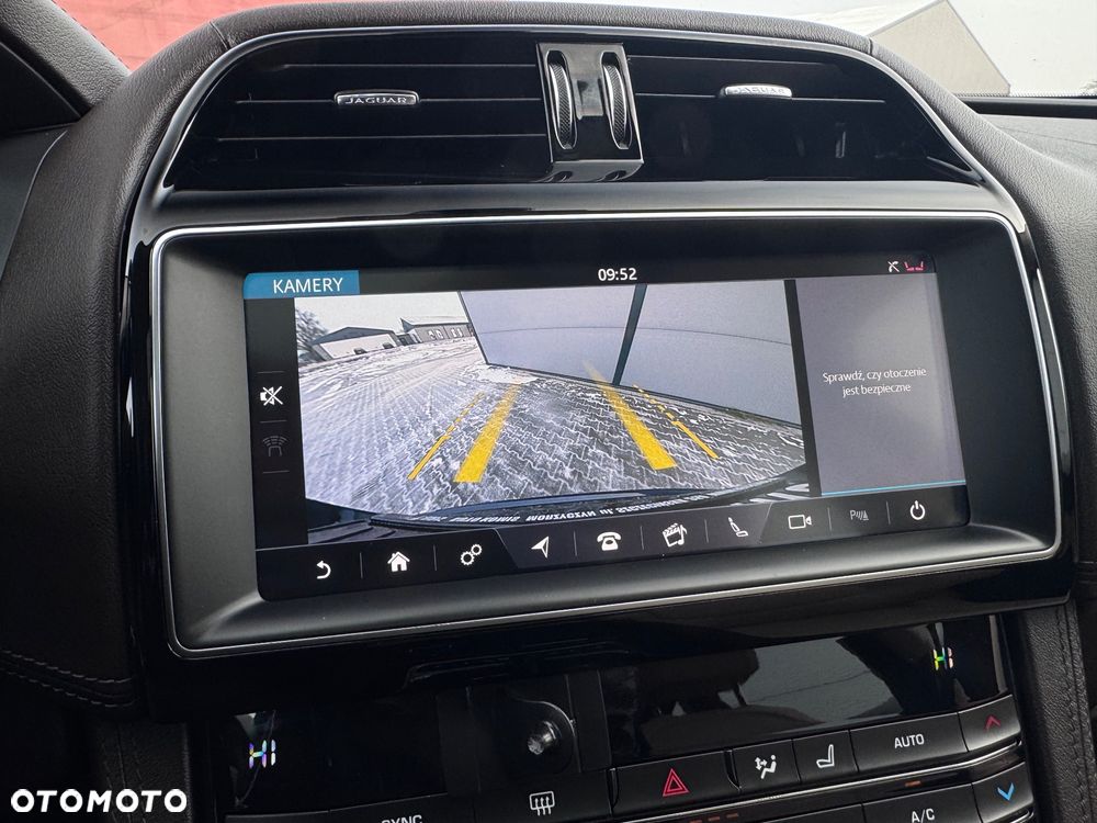 Jaguar F-Pace 25t AWD Prestige - 8