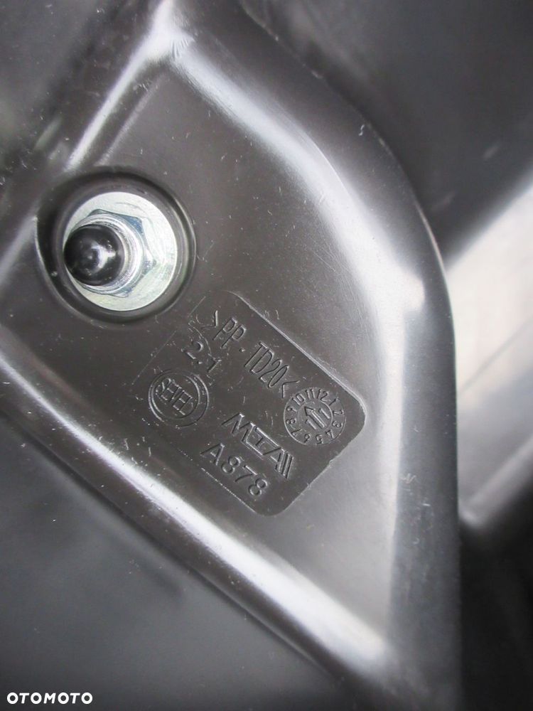 obudowa skrzynki bezpieczników jumper boxer ducato stelaż 2010r - 3