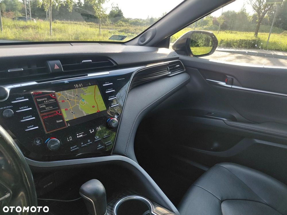 Toyota Camry 2.5 Hybrid Executive CVT - 6