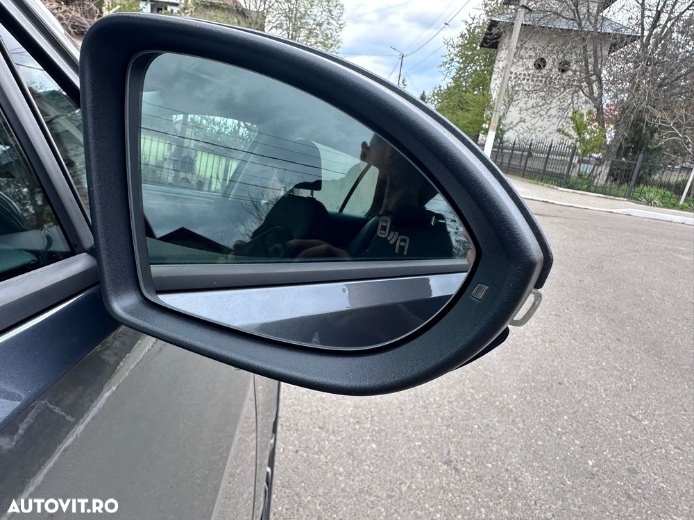 Volkswagen Golf 2.0 BlueTDI DSG Highline - 13