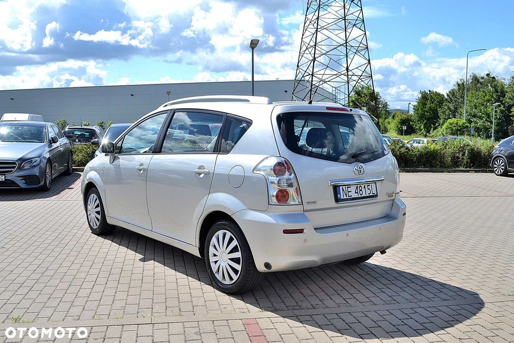 Toyota Corolla Verso - 4