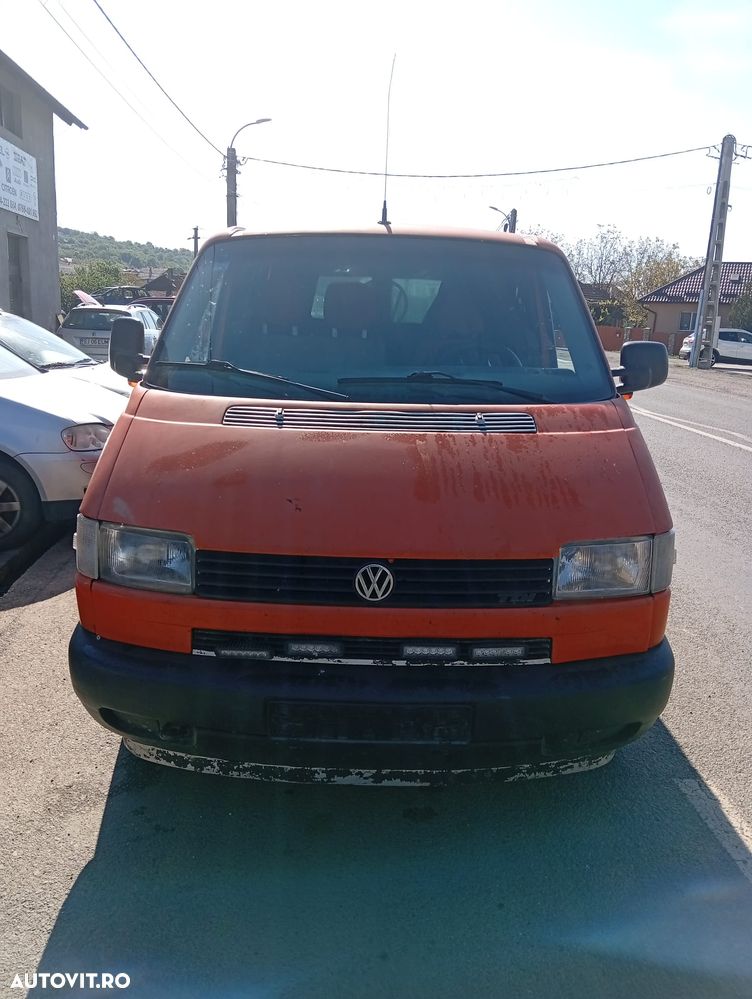 Dezmembrez VW Transporter T4, 2.5 TDI ACV - 1