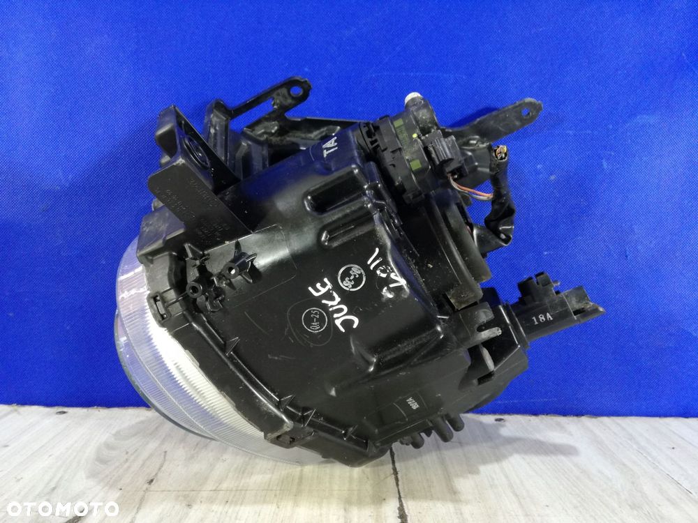 nissan juke i f15 10/14 lampa reflektor przód prawa anglik 10/14 - 4