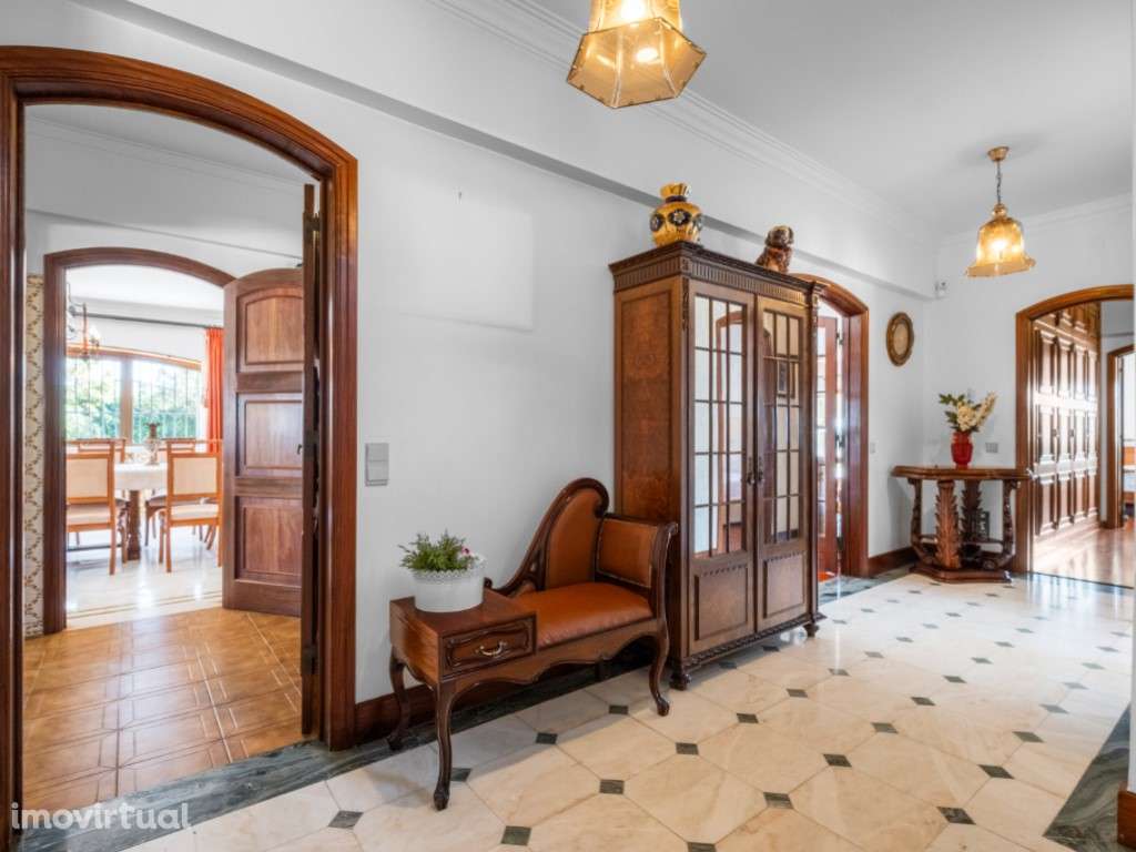 Moradia única e imponente com 640m2 a 10min da Praia do Magoito! - Grande imagem: 3/25