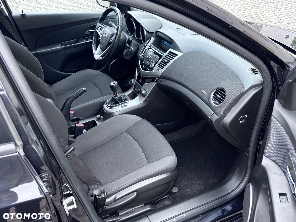 Chevrolet Cruze 1.6 LT - 9