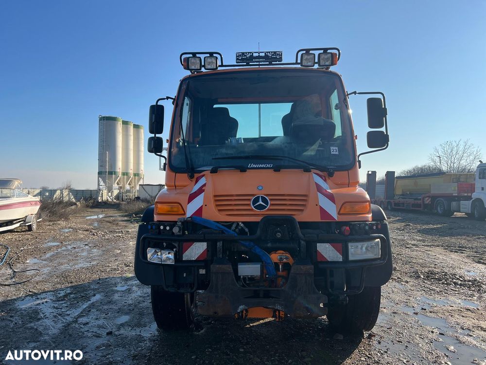 Mercedes-Benz U400 - 2