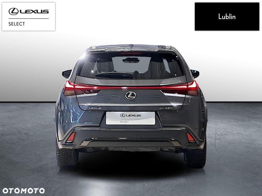 Lexus UX - 4