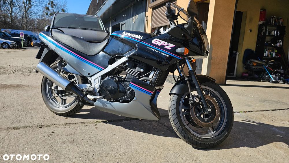 Kawasaki GPZ - 7