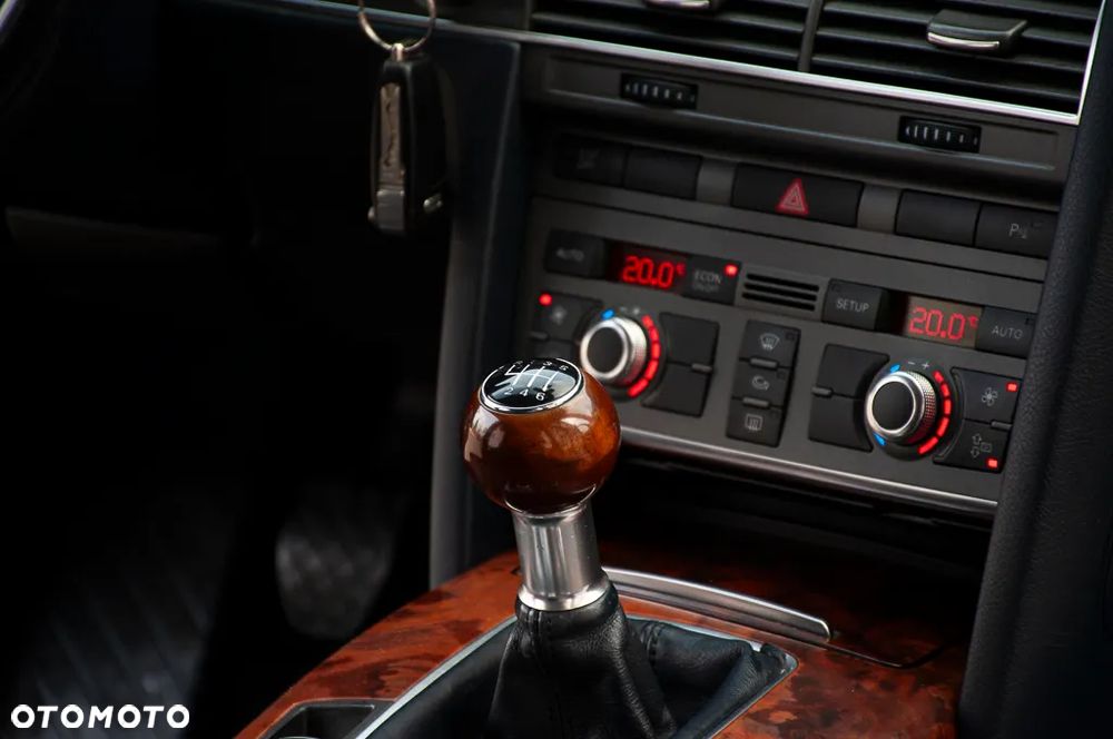 Audi A6 Limousine 2.4 - 24