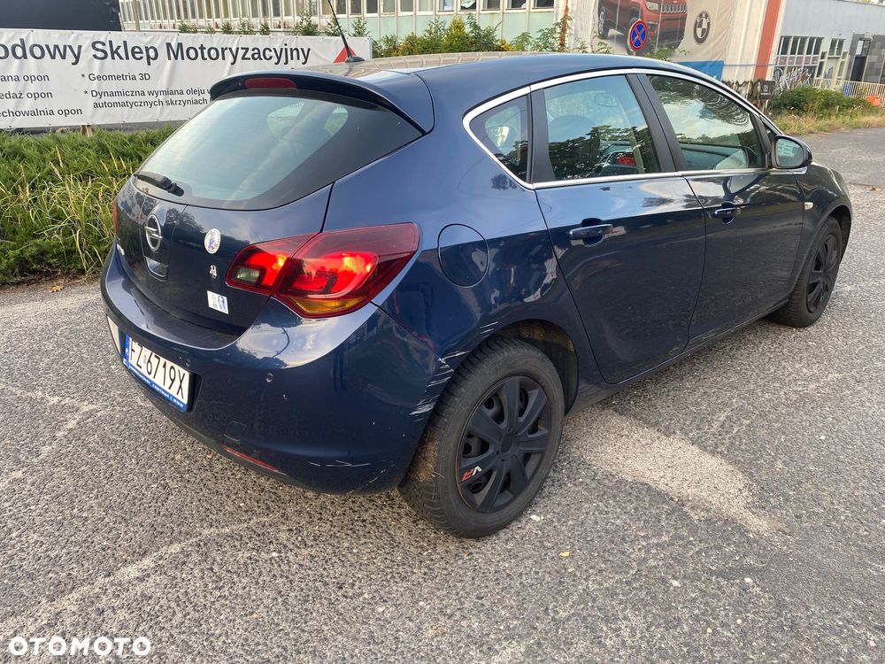 Opel Astra - 4