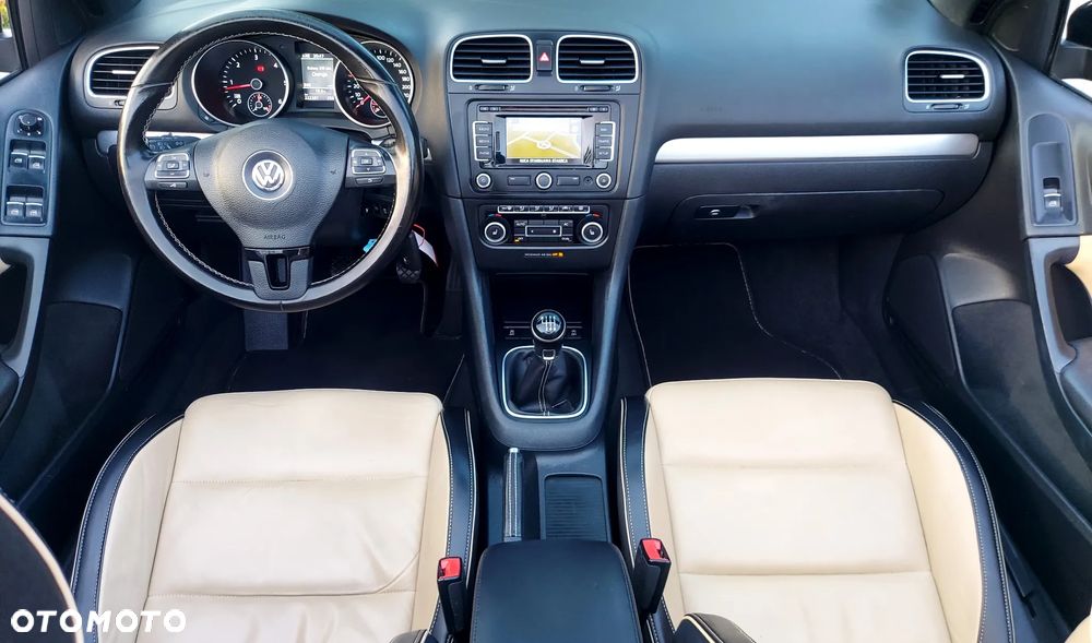 Volkswagen Golf Cabrio 2.0 TDI BlueMotion Technology Exclusive - 25