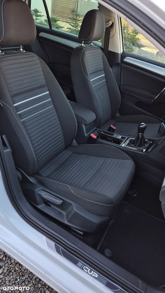 Volkswagen Golf 1.4 TSI BlueMotion Technology Cup - 23