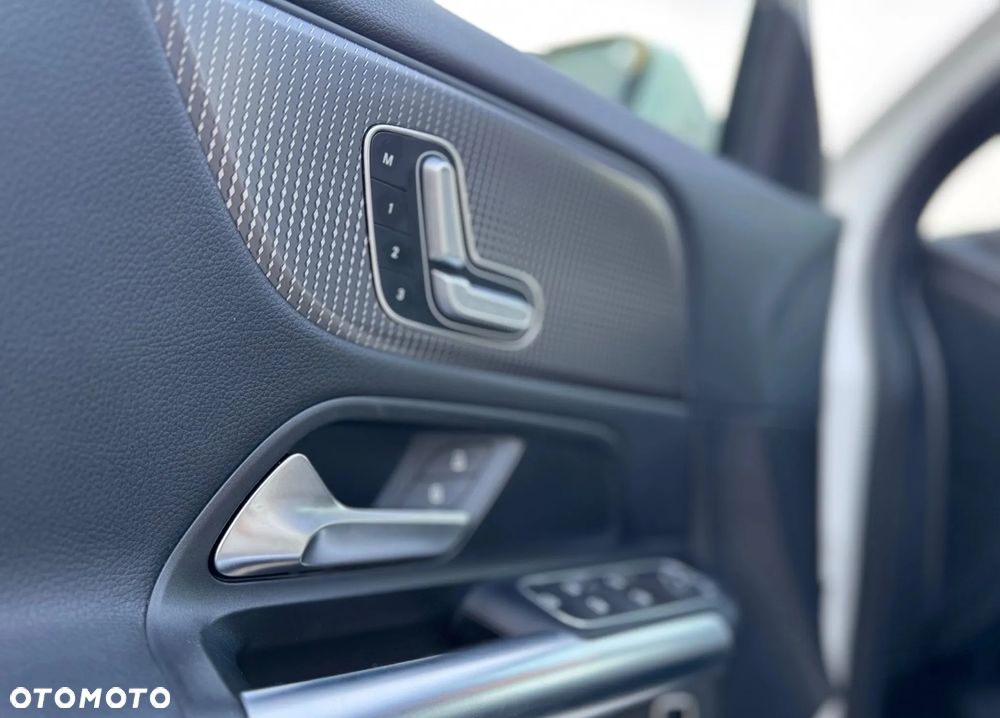 Mercedes-Benz GLA 250 4-Matic - 8