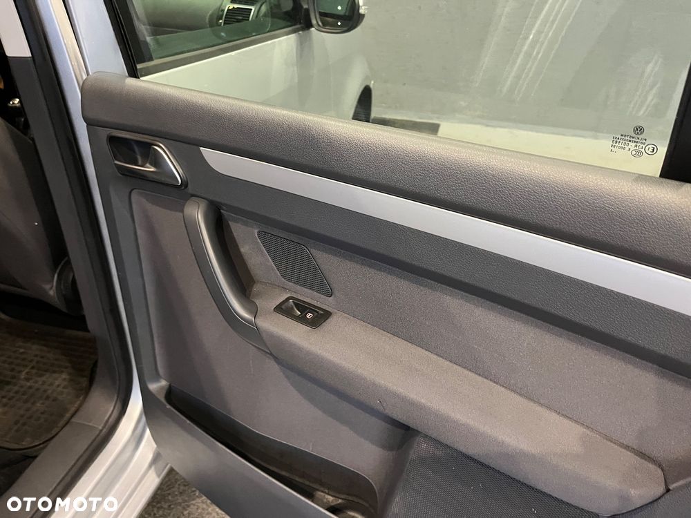 Volkswagen Touran 1.6 TDI DPF Life - 19
