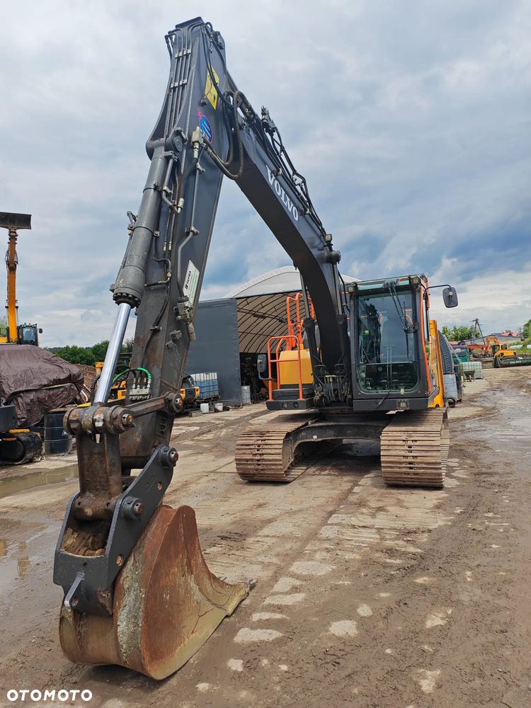 Volvo EC 140 DL - 2