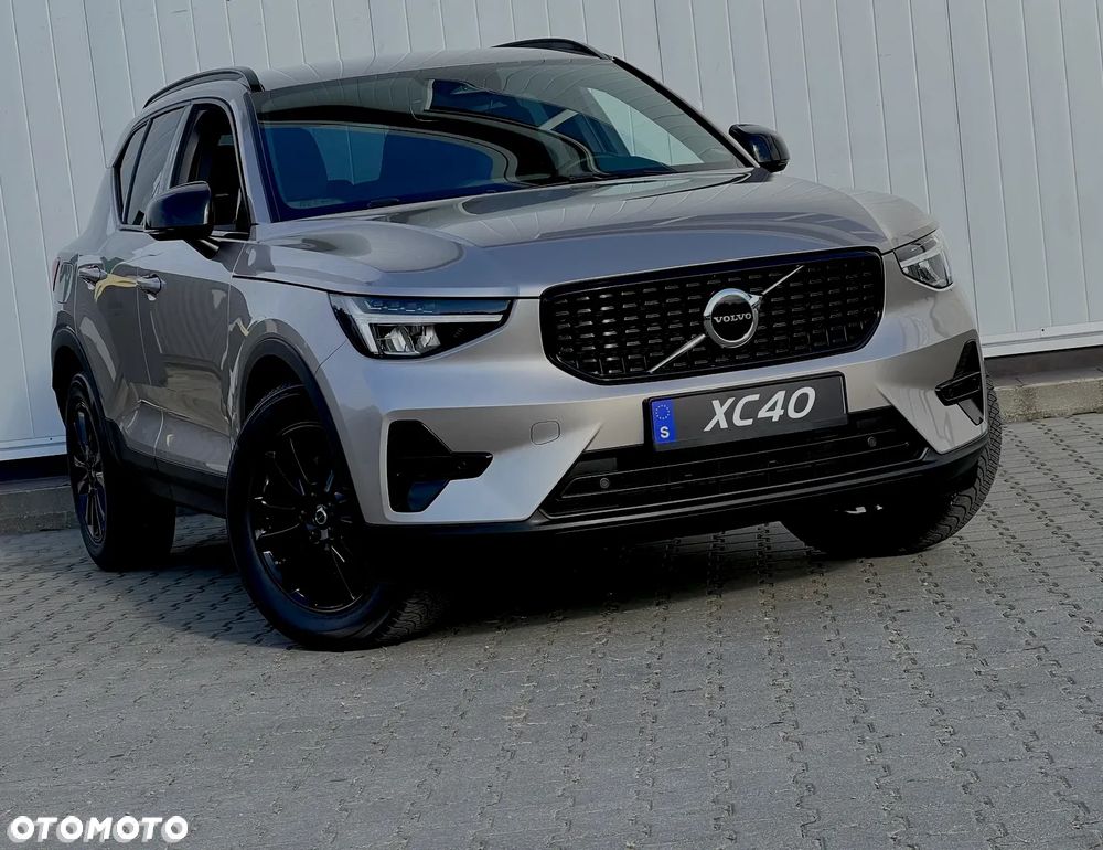 Volvo XC 40 B4 AWD Plus Dark - 6