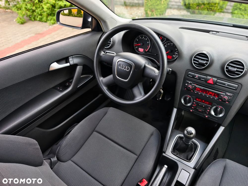 Audi A3 1.6 Attraction - 9