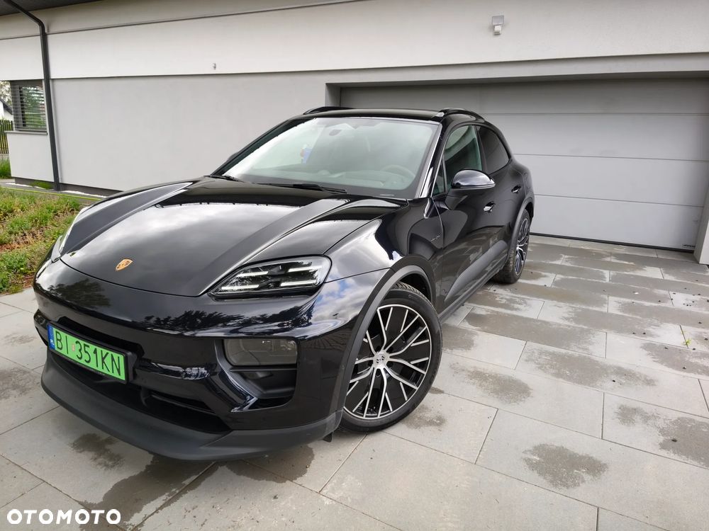 Porsche Macan - 1