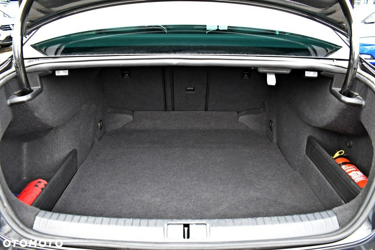 Volkswagen Passat 2.0 TDI EVO Business DSG - 28