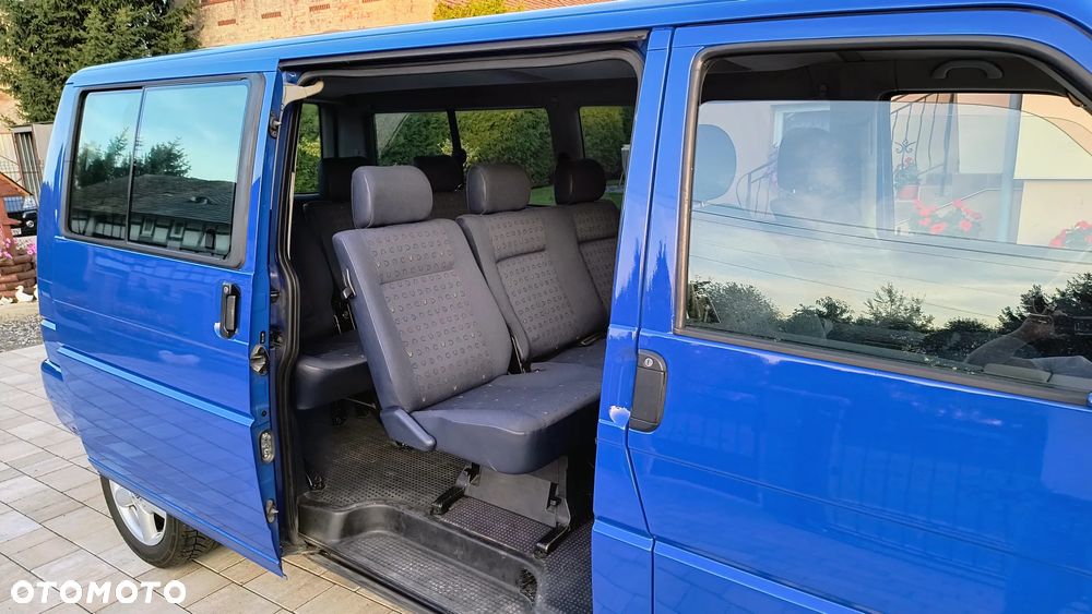 Volkswagen Caravelle - 13