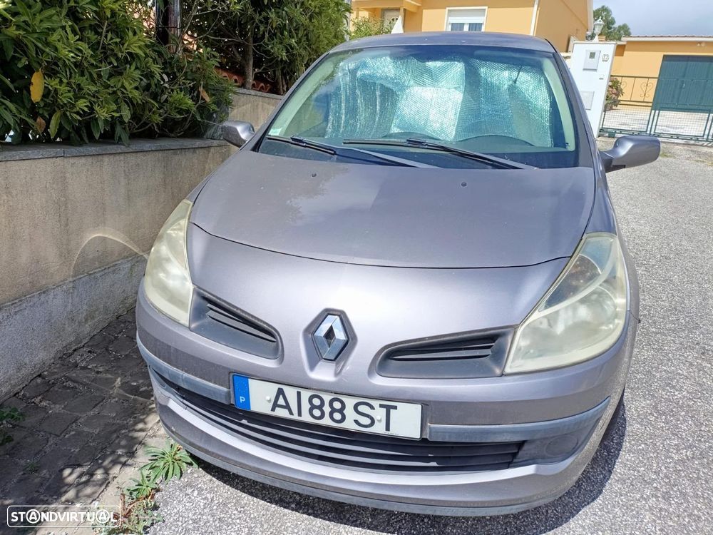 Renault Clio 1.5 dCi Dynamique S - 2