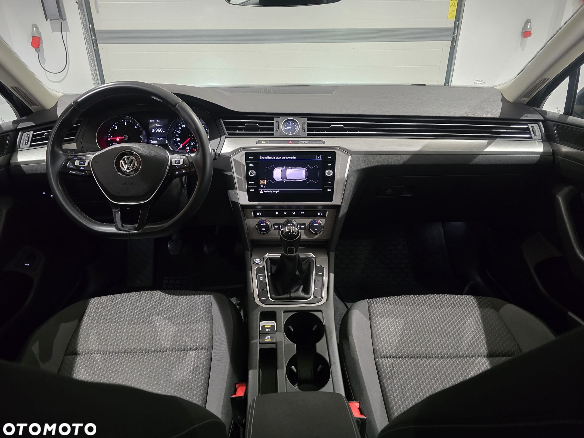 Volkswagen Passat 2.0 TDI BMT Trendline - 15