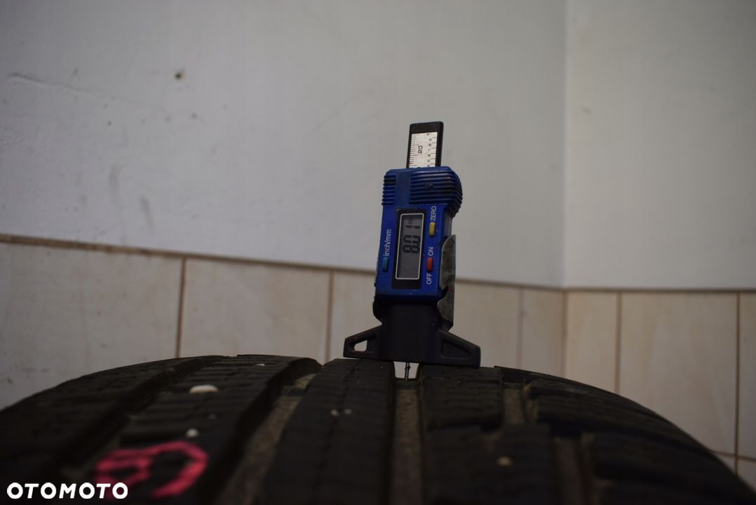 R19 255/40 100V Nokian WR A3 - 4